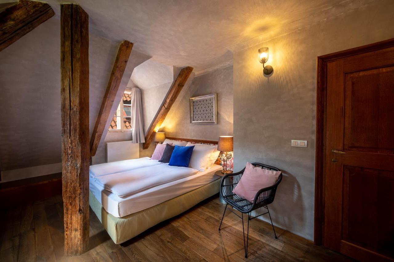 Miss Sophie'S Charles Bridge Hotel Praga Exterior foto