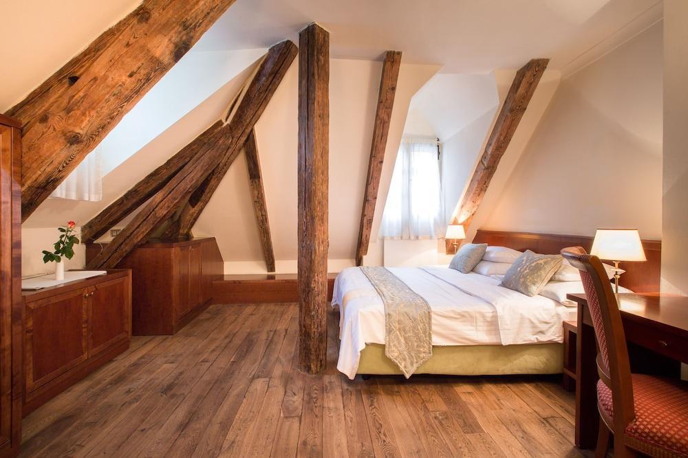 Miss Sophie'S Charles Bridge Hotel Praga Exterior foto