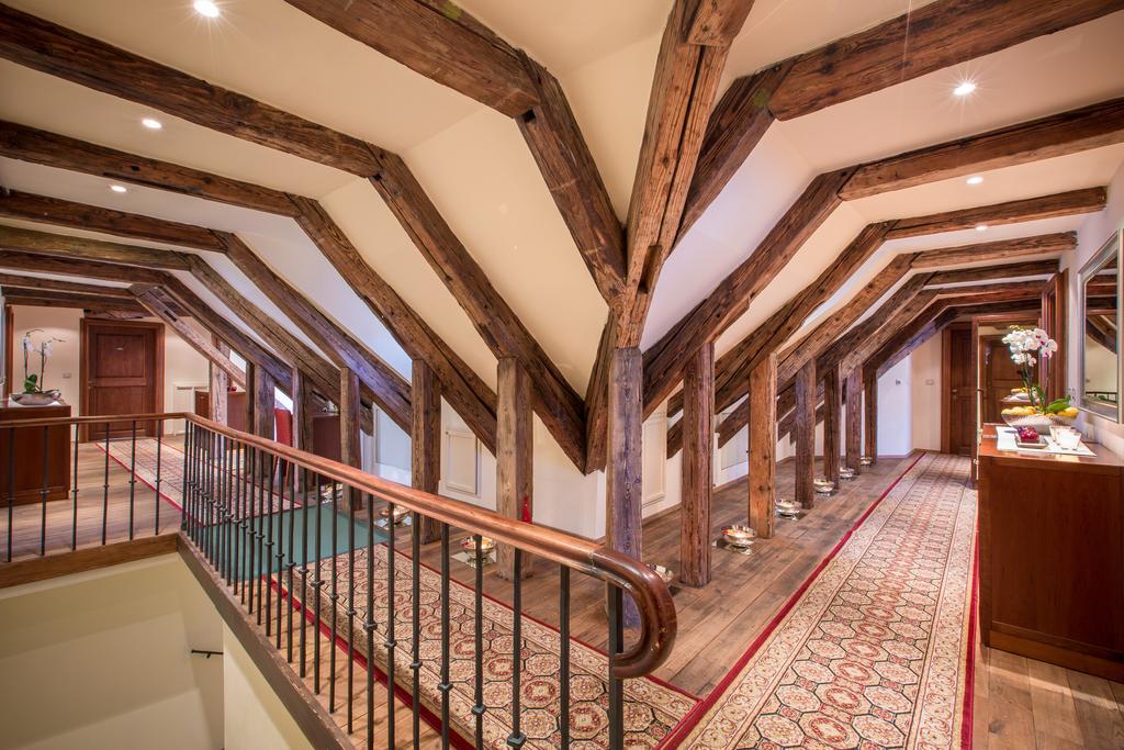 Miss Sophie'S Charles Bridge Hotel Praga Exterior foto