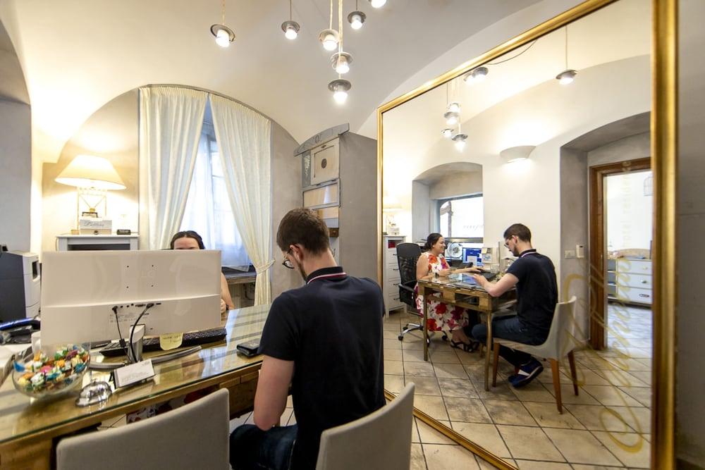 Miss Sophie'S Charles Bridge Hotel Praga Exterior foto